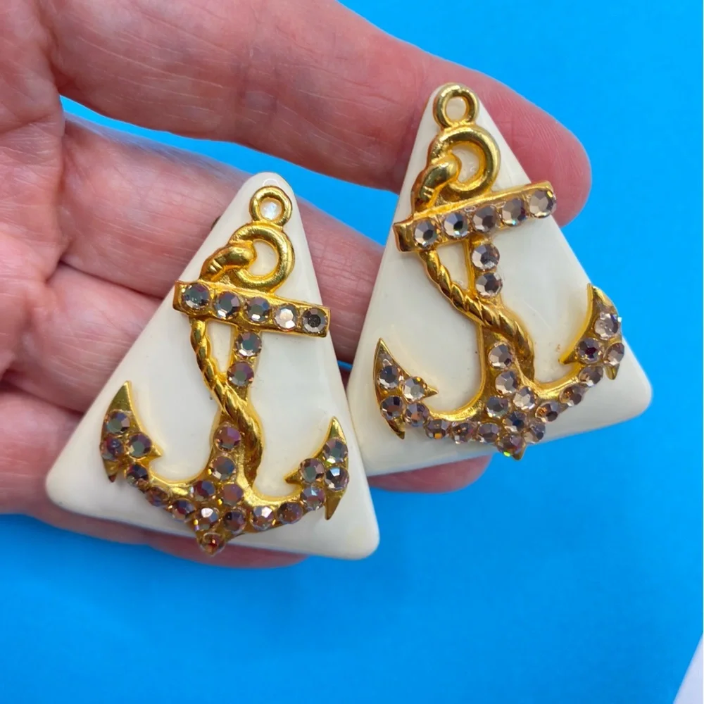 Vintage Anchor Rhinestones On Enameled Gold Tone Chunky Huge Earrings 80's Clips - Picture 1 of 7